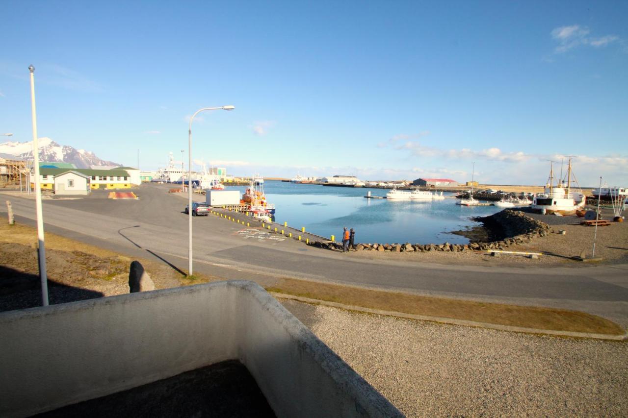 Guesthouse Hvammur By The Harbour Höfn Exterior foto